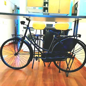 Trastevere In Bike - Con Wi-fi E Ac , Roma Italia
